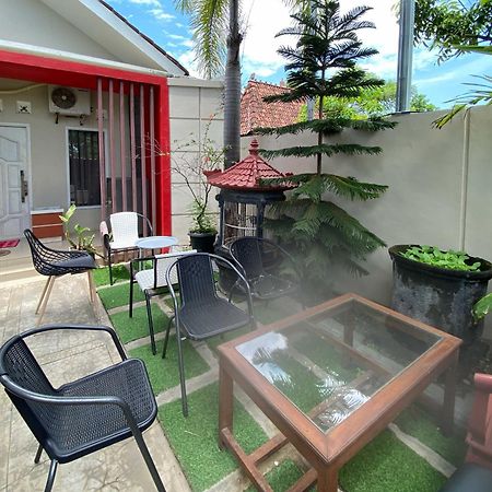 Reddoorz Near Pantai Idola Banyutowo Hotel D'Llala Pati Exterior foto