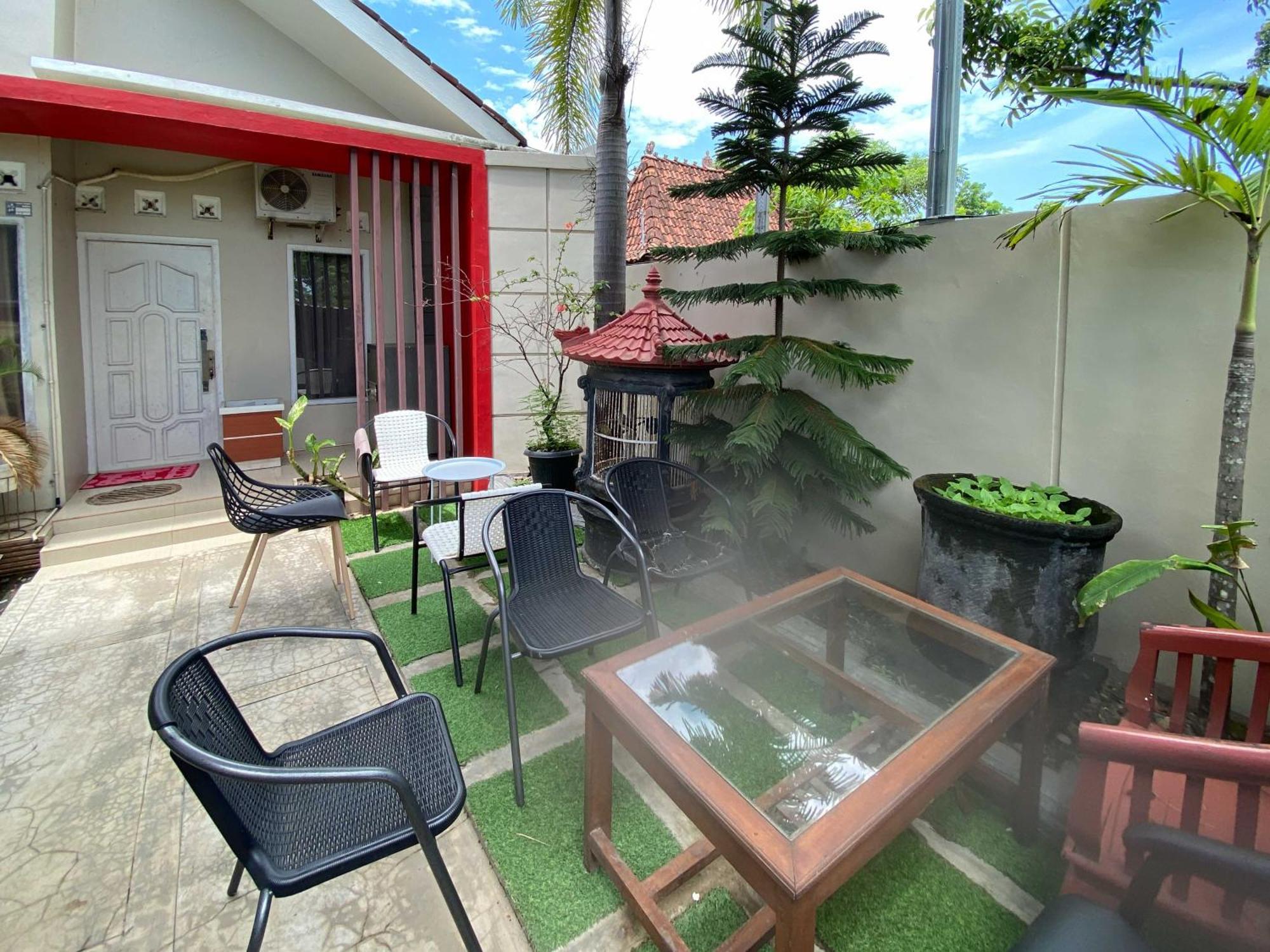 Reddoorz Near Pantai Idola Banyutowo Hotel D'Llala Pati Exterior foto